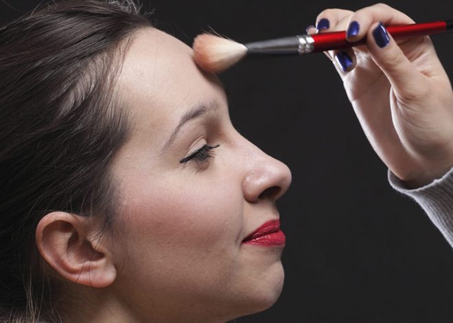 8 Useful Makeup Tips To Make Your Forehead Appear Smaller