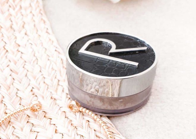 Setting Powder Hacks: 9 Unexpected Ways to Use Setting Powder in Your Makeup Routine