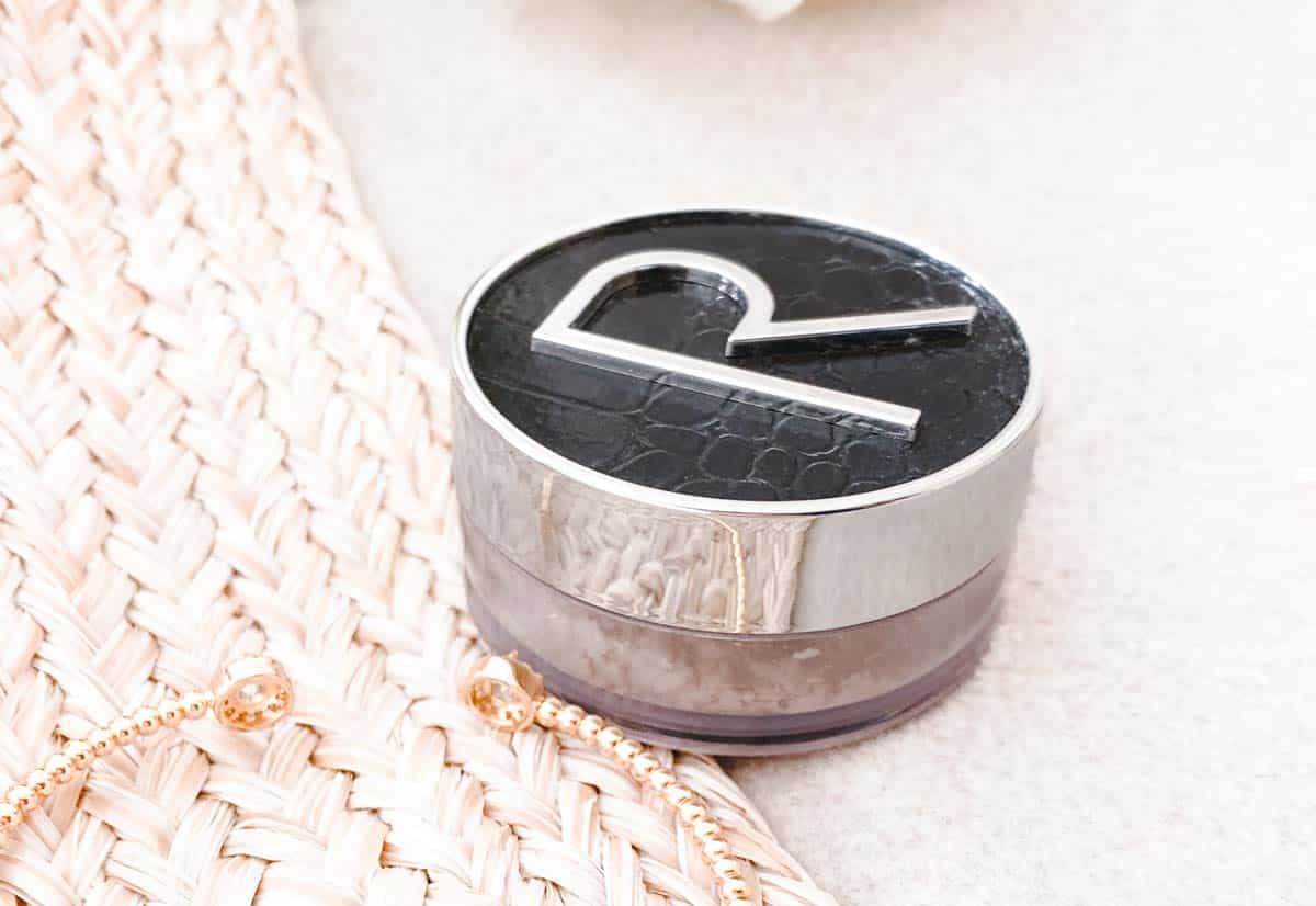 Setting Powder Hacks: 9 Unexpected Ways to Use Setting Powder in Your Makeup Routine